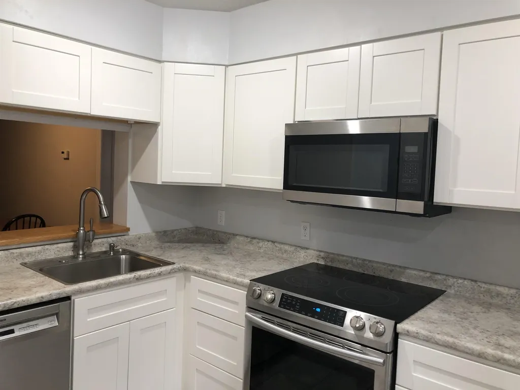40 Heather Drive Hartford VT 05001