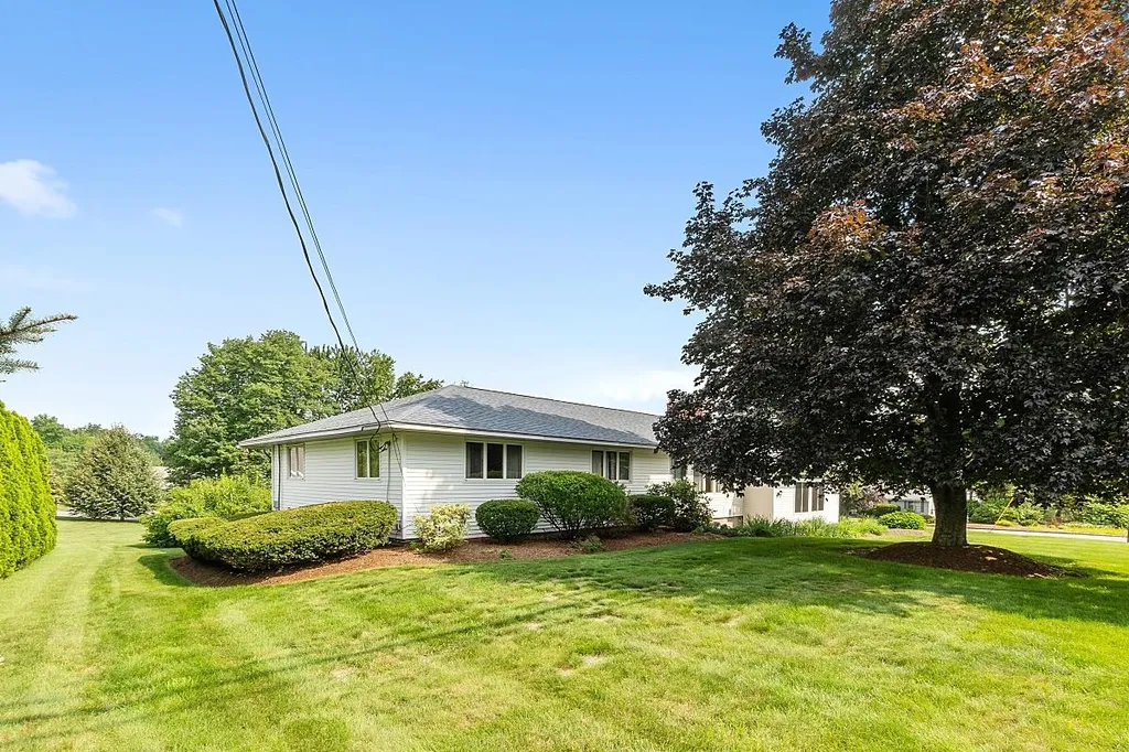 10 Currier Drive Manchester NH 03104