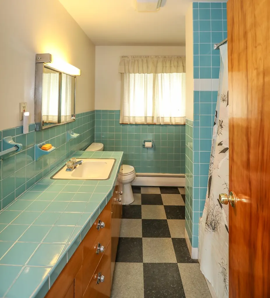 55 Wayland Avenue Manchester NH 03109