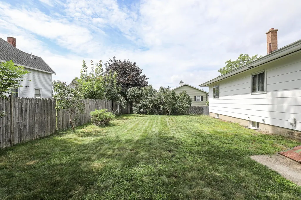 55 Wayland Avenue Manchester NH 03109