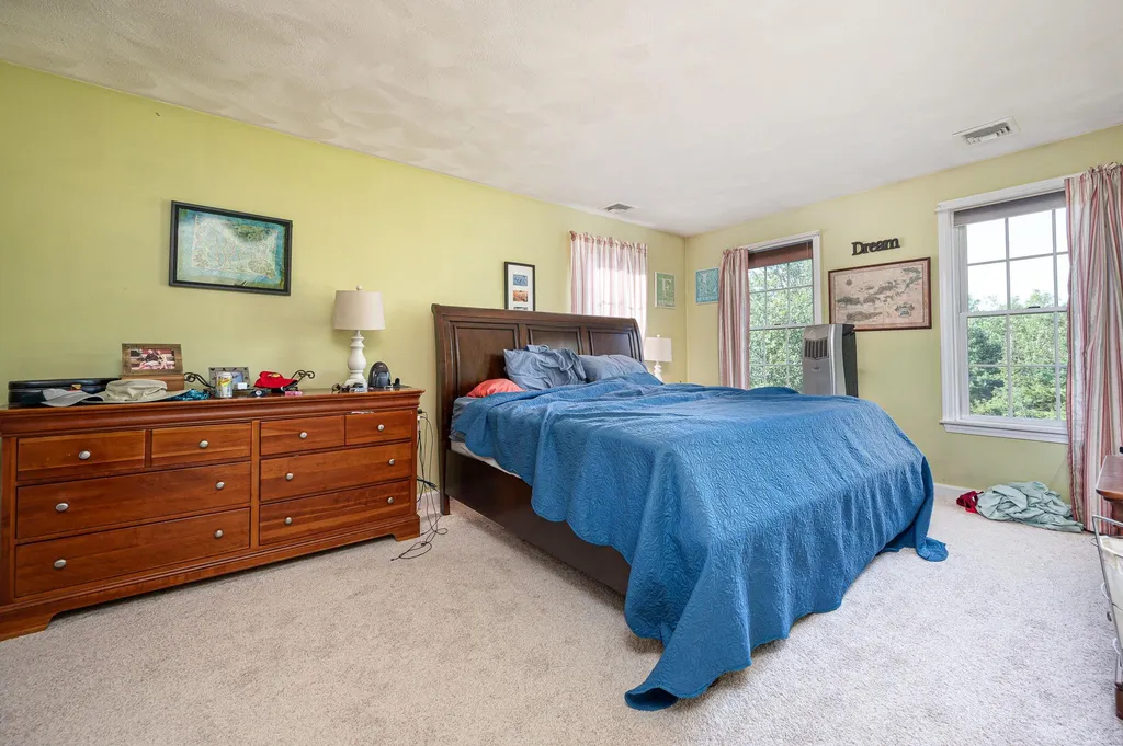 15 Meaghan Way Greenland NH 03840