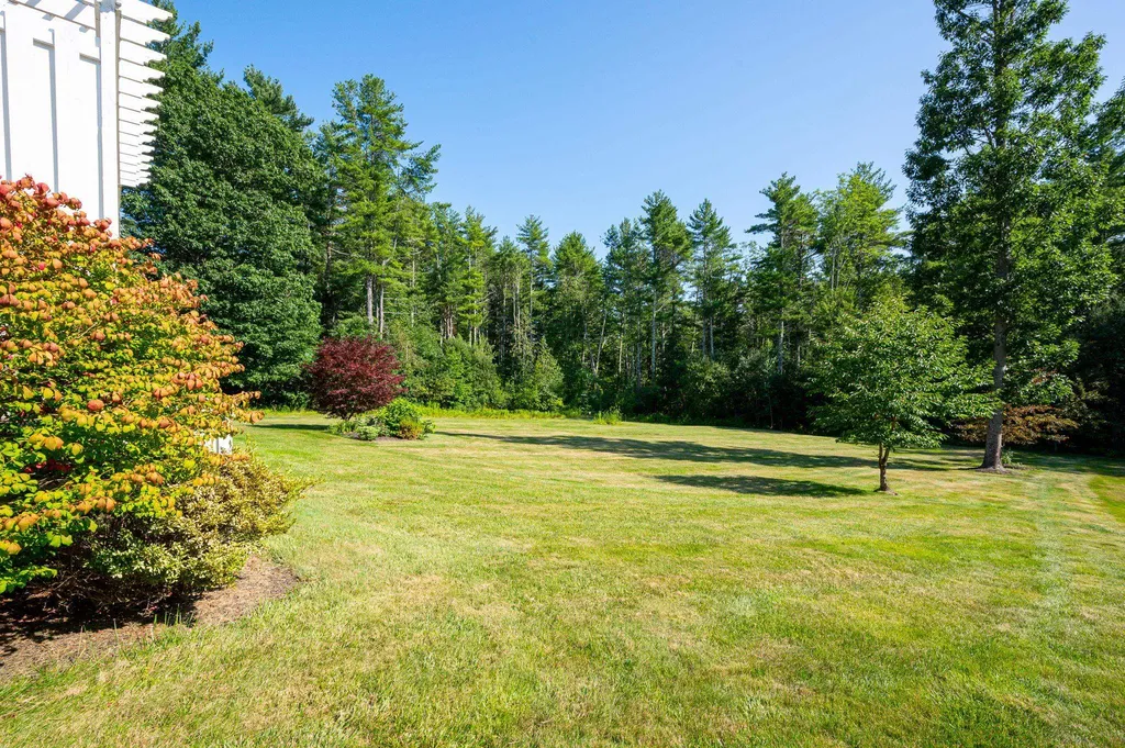 15 Meaghan Way Greenland NH 03840