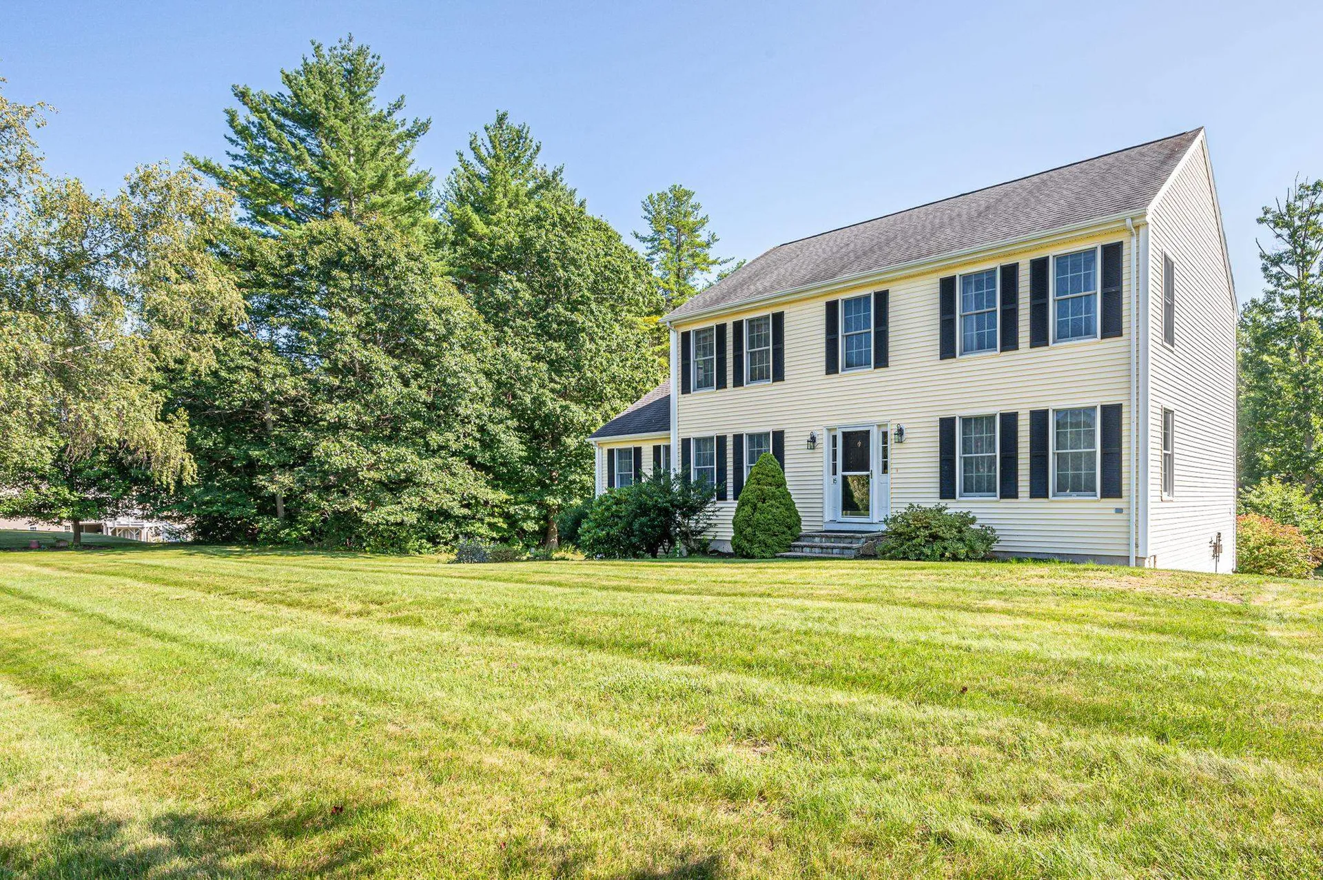 15 Meaghan Way Greenland NH 03840