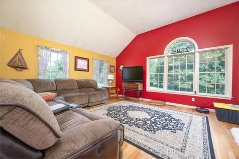 15 Meaghan Way Greenland NH 03840