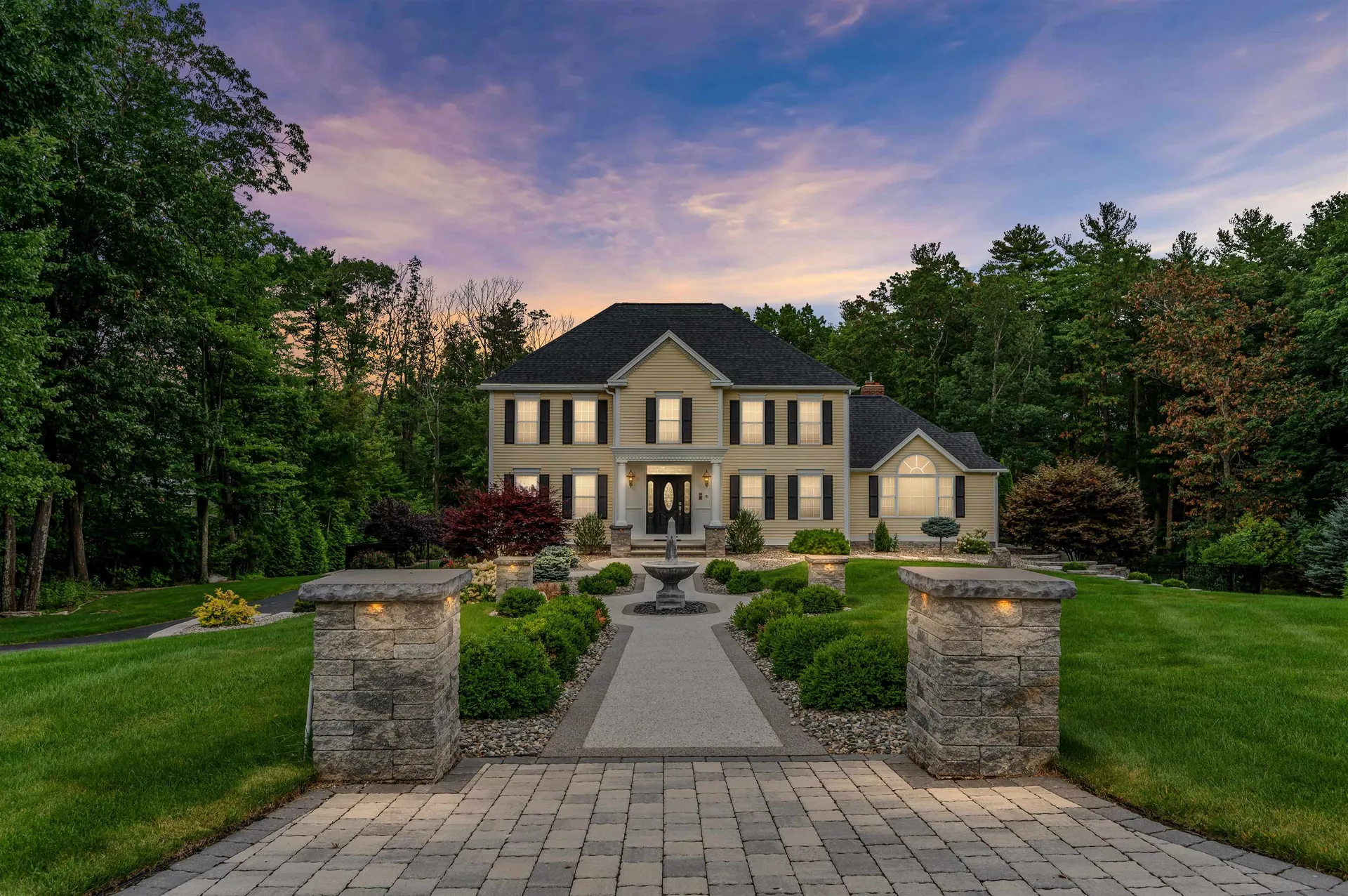 34 Briarwood Drive Salem NH 03079-1696