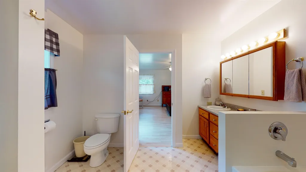 242 Pine Lane Salisbury VT 05769