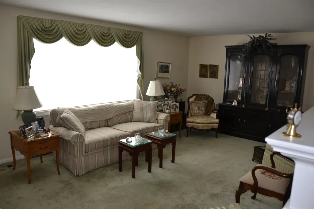 188 North Main Street Wolfeboro NH 03894