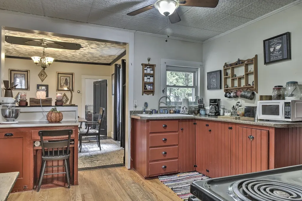 81 Highland Avenue Hinsdale NH 03451