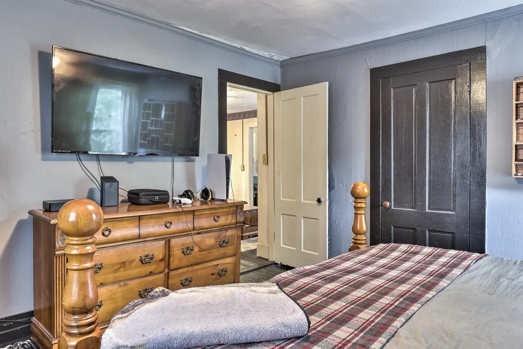 81 Highland Avenue Hinsdale NH 03451