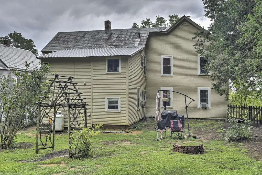 81 Highland Avenue Hinsdale NH 03451