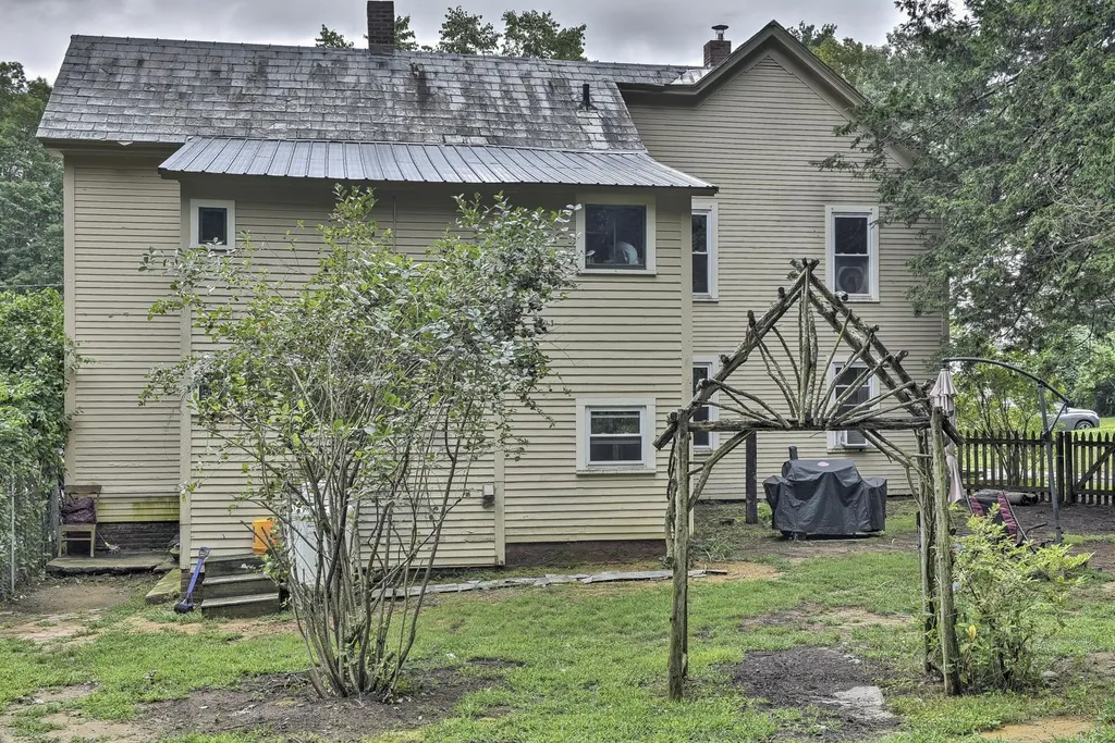 81 Highland Avenue Hinsdale NH 03451