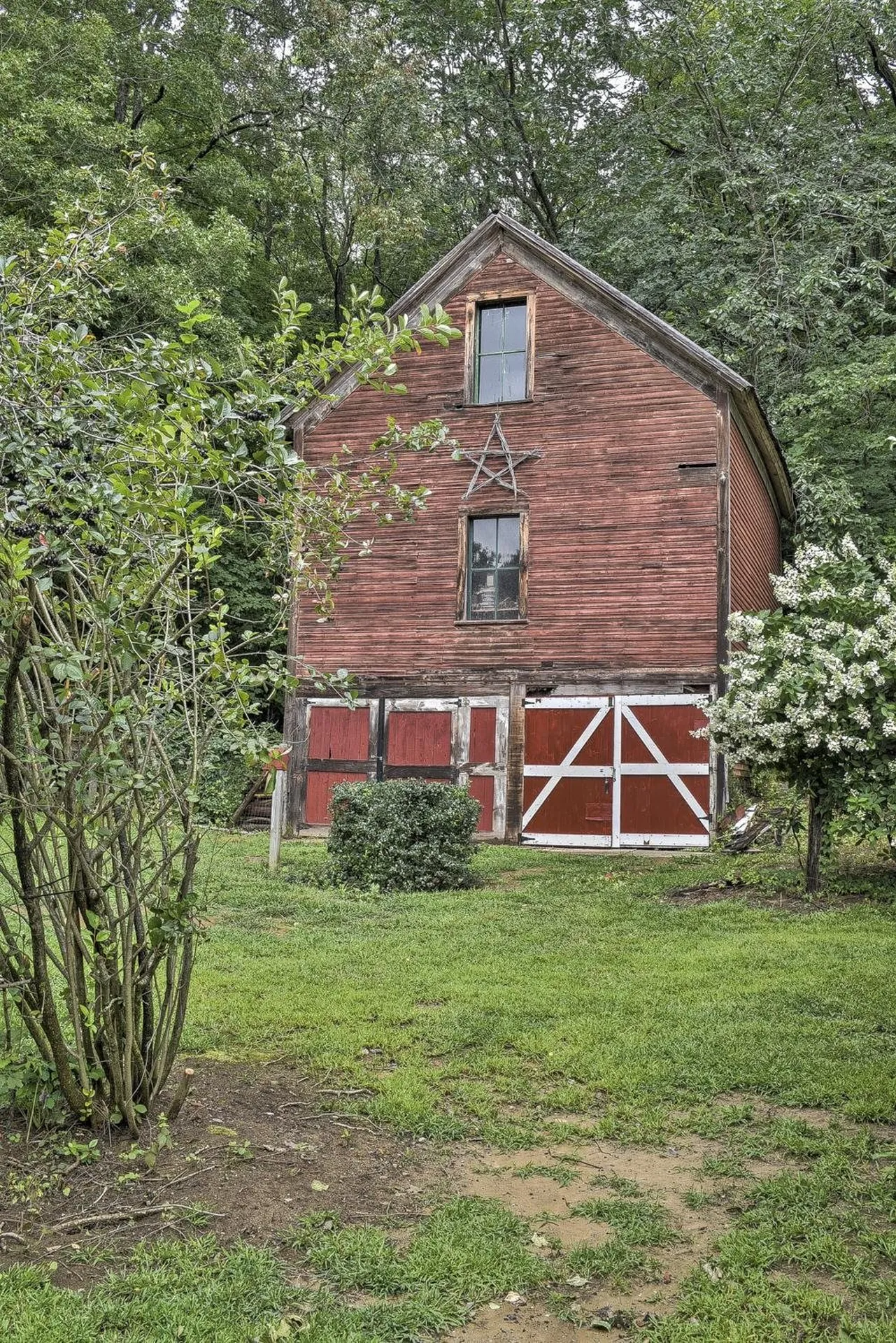 81 Highland Avenue Hinsdale NH 03451