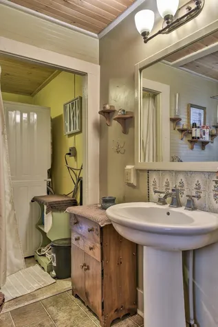 81 Highland Avenue Hinsdale NH 03451