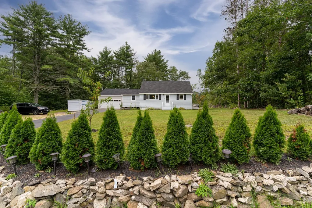 91 Old Concord Turnpike Barrington NH 03825