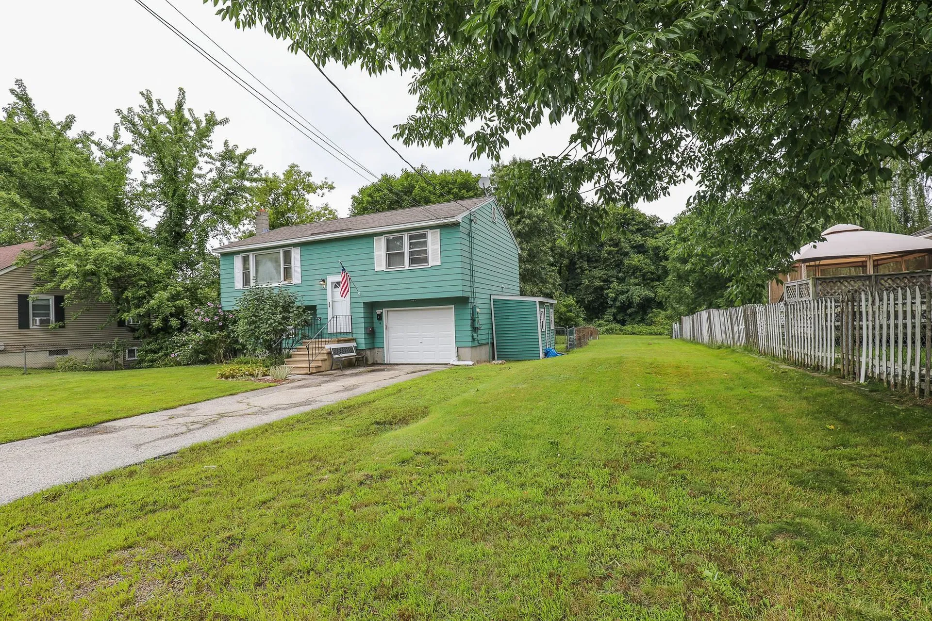 4 Griffin Street Derry NH 03038