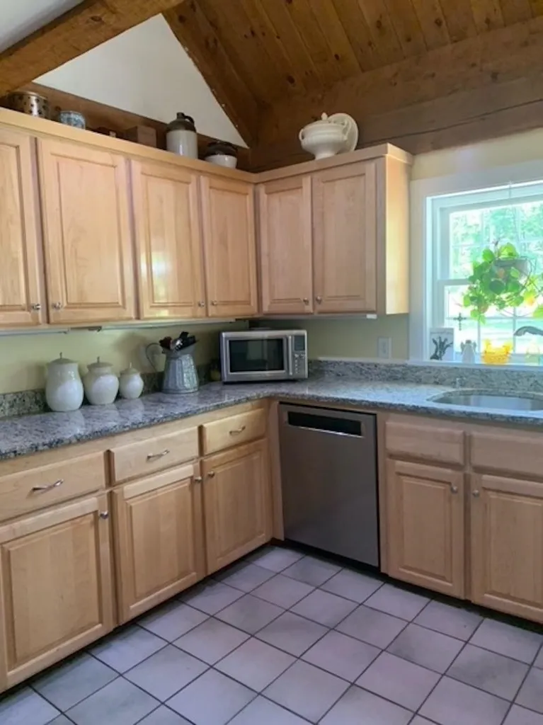 61 Freshet Road Madbury NH 03823