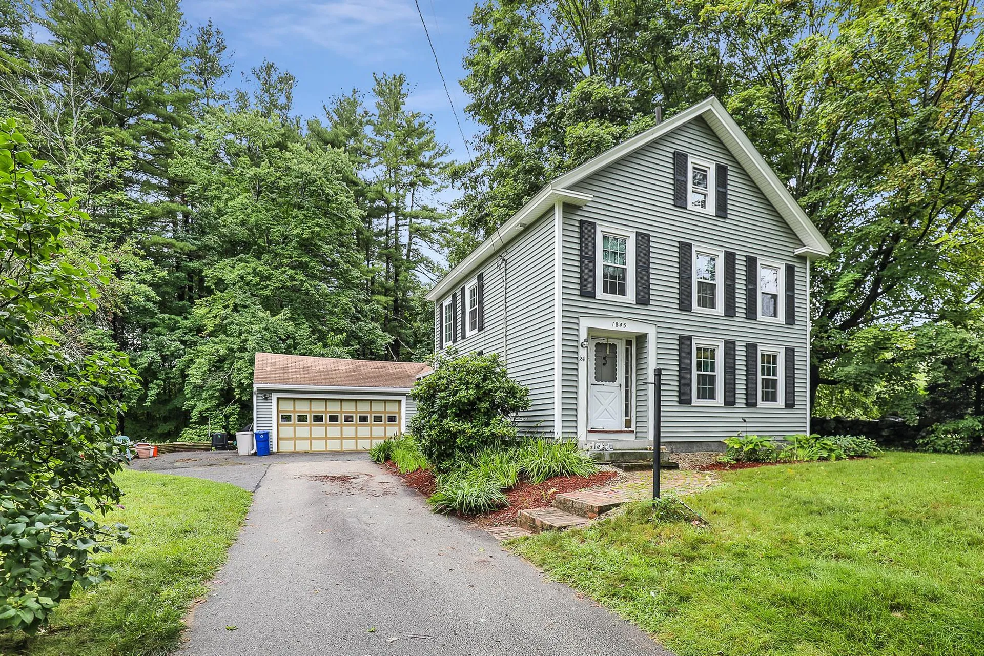 24 Lawrence Road Salem NH 03079