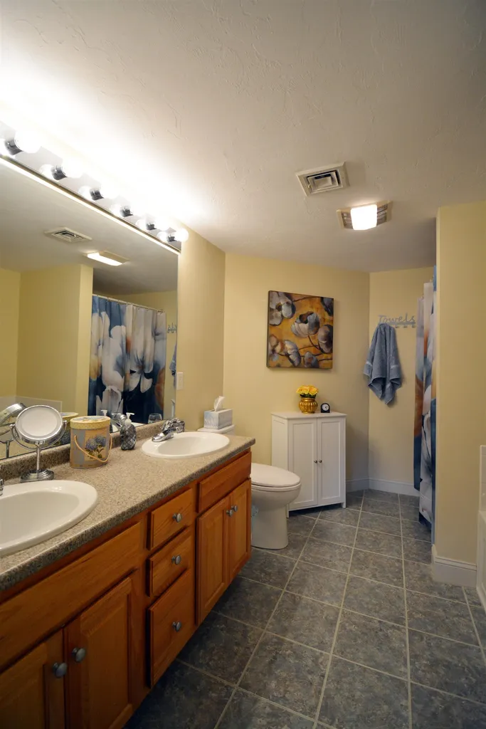 1 Sterling Hill Lane Exeter NH 03833