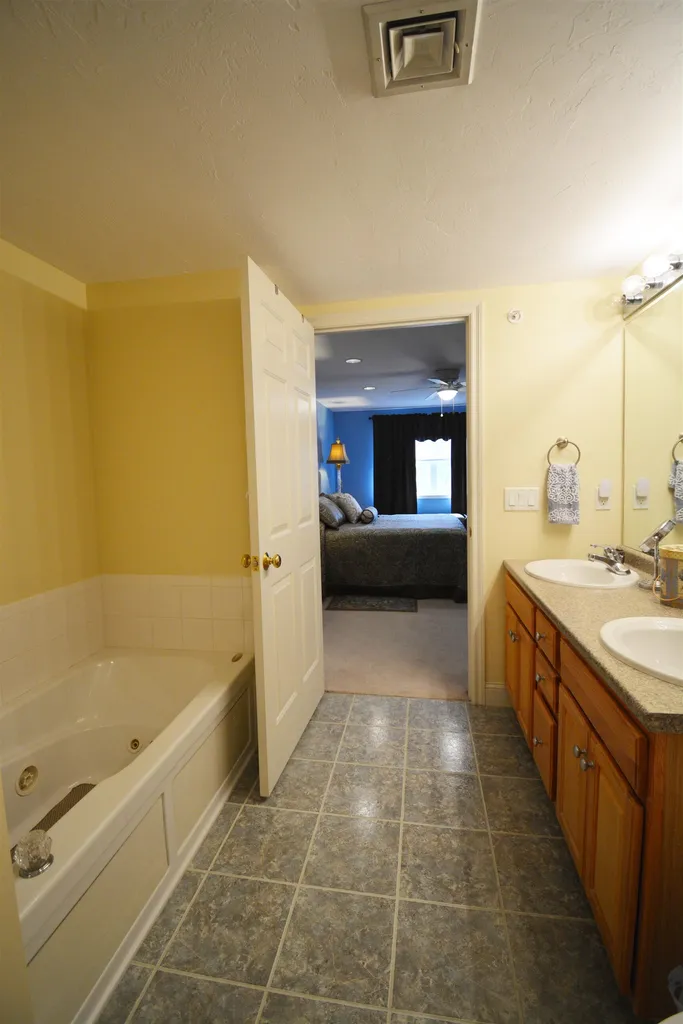 1 Sterling Hill Lane Exeter NH 03833