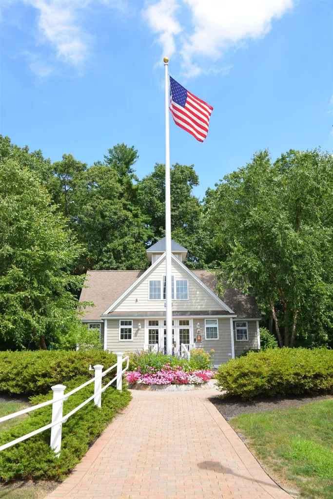 1 Sterling Hill Lane Exeter NH 03833