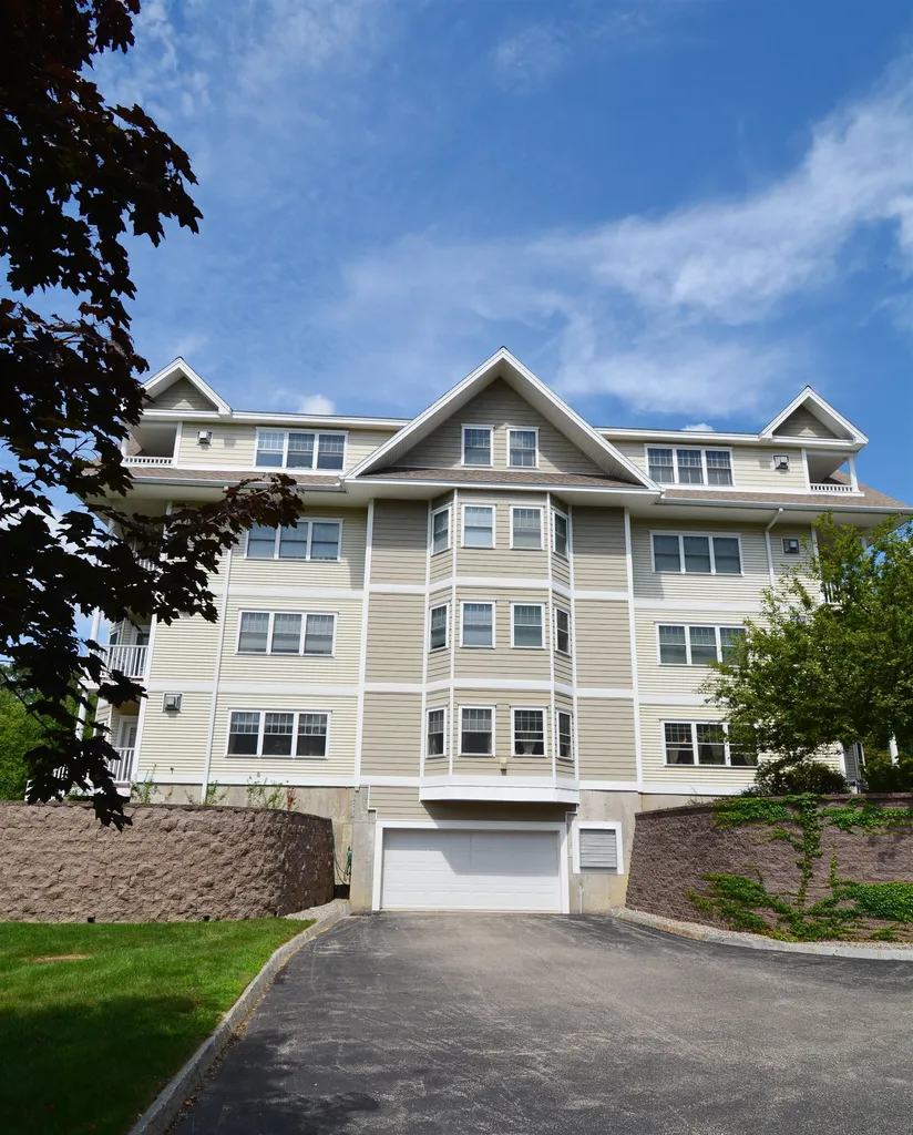 1 Sterling Hill Lane Exeter NH 03833