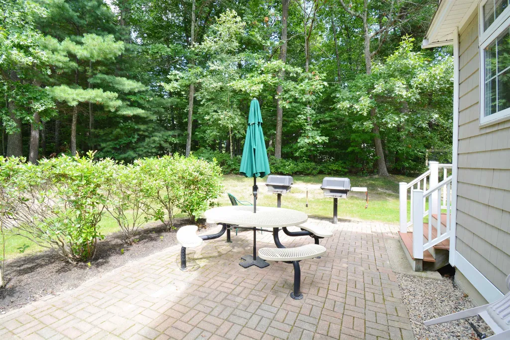 1 Sterling Hill Lane Exeter NH 03833