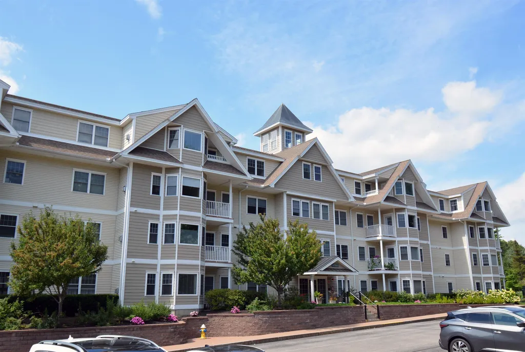 1 Sterling Hill Lane Exeter NH 03833