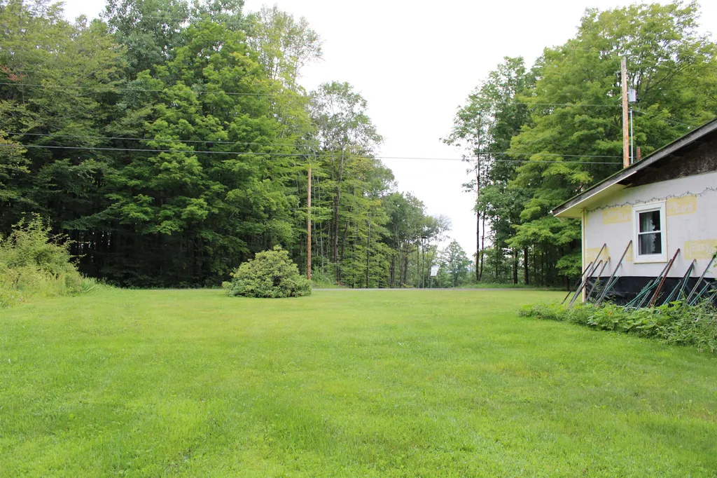 1735 Cross Road Strafford VT 05072