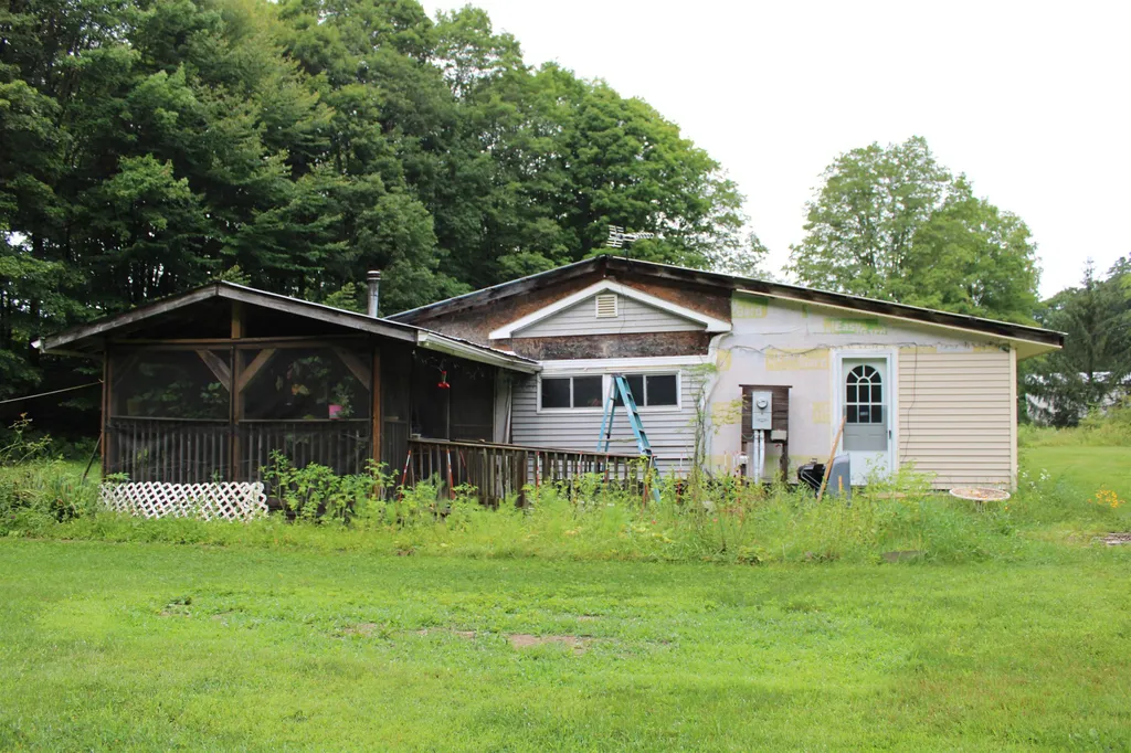 1735 Cross Road Strafford VT 05072