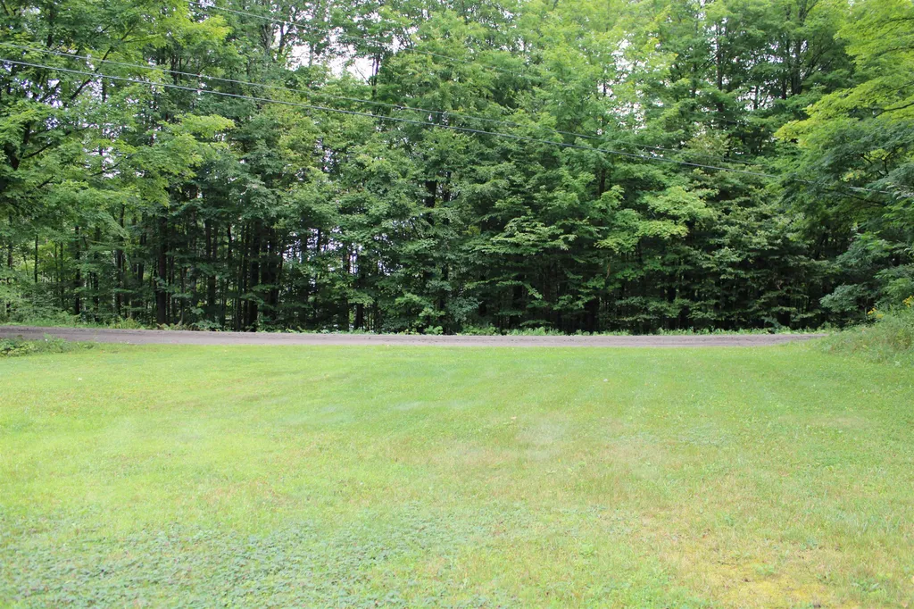 1735 Cross Road Strafford VT 05072