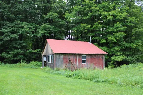 1735 Cross Road Strafford VT 05072
