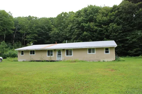 1735 Cross Road Strafford VT 05072
