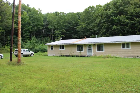 1735 Cross Road Strafford VT 05072