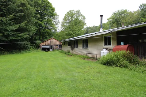 1735 Cross Road Strafford VT 05072