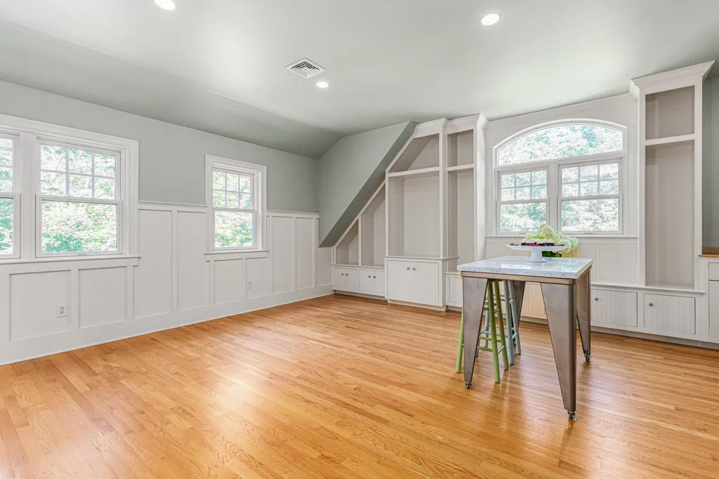 27 Country Farm Road Stratham NH 03885