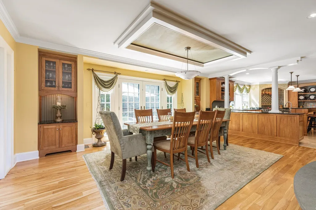 27 Country Farm Road Stratham NH 03885