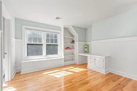 27 Country Farm Road Stratham NH 03885
