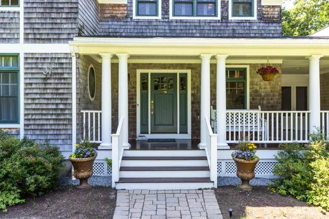 27 Country Farm Road Stratham NH 03885