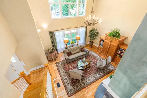 27 Country Farm Road Stratham NH 03885