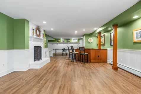 27 Country Farm Road Stratham NH 03885