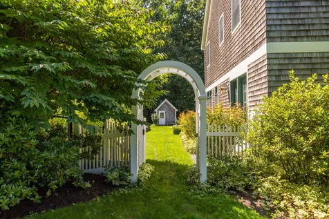 27 Country Farm Road Stratham NH 03885