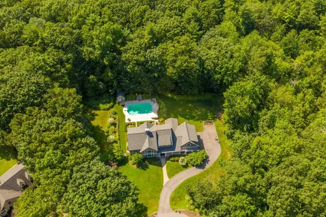 27 Country Farm Road Stratham NH 03885