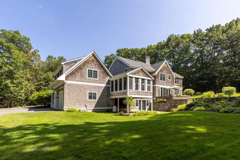 27 Country Farm Road Stratham NH 03885