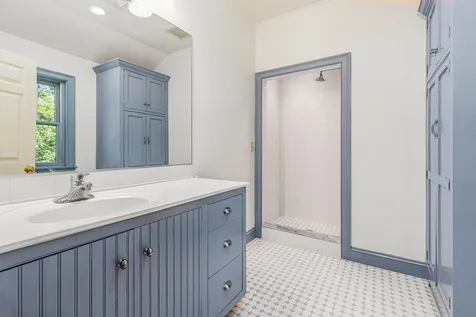 27 Country Farm Road Stratham NH 03885
