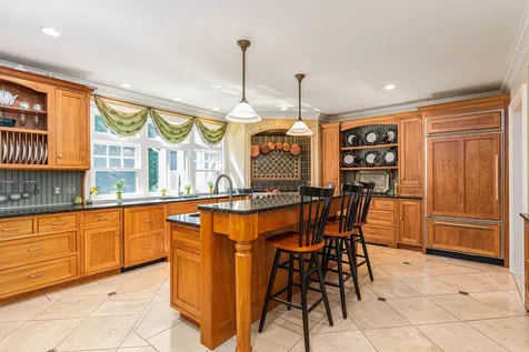 27 Country Farm Road Stratham NH 03885