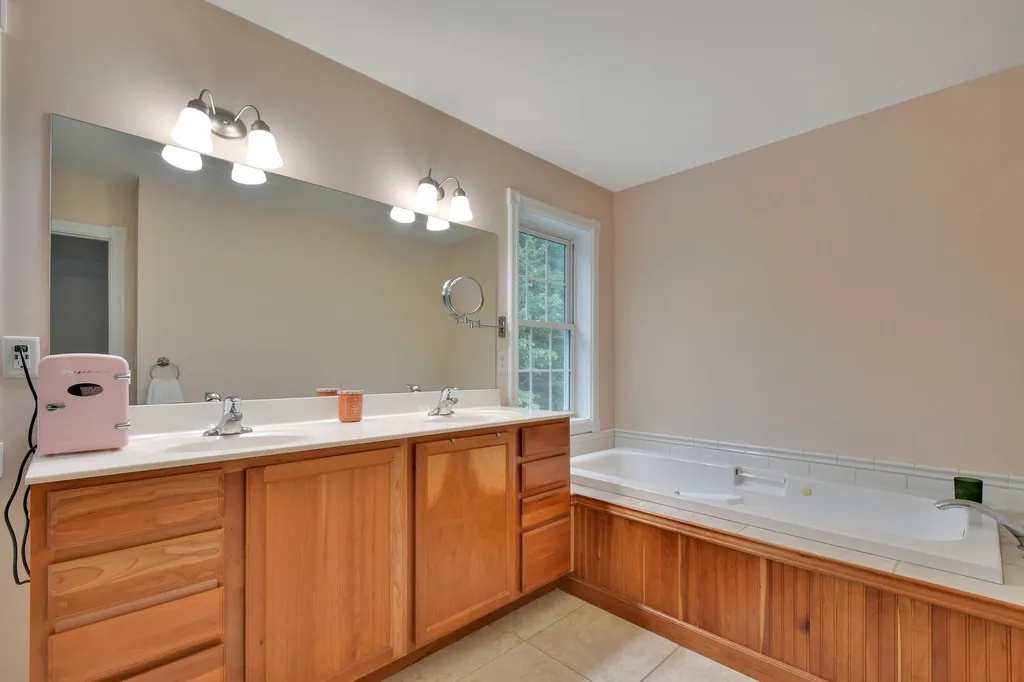 11 Kendra Drive Milton VT 05468
