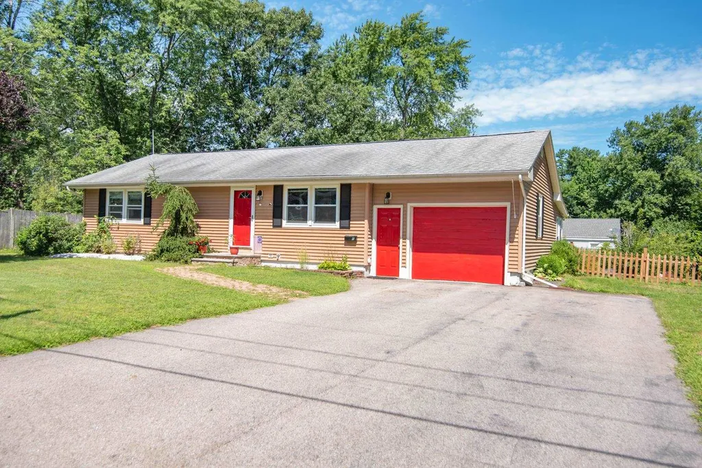 6 Rancourt Street Nashua NH 03064