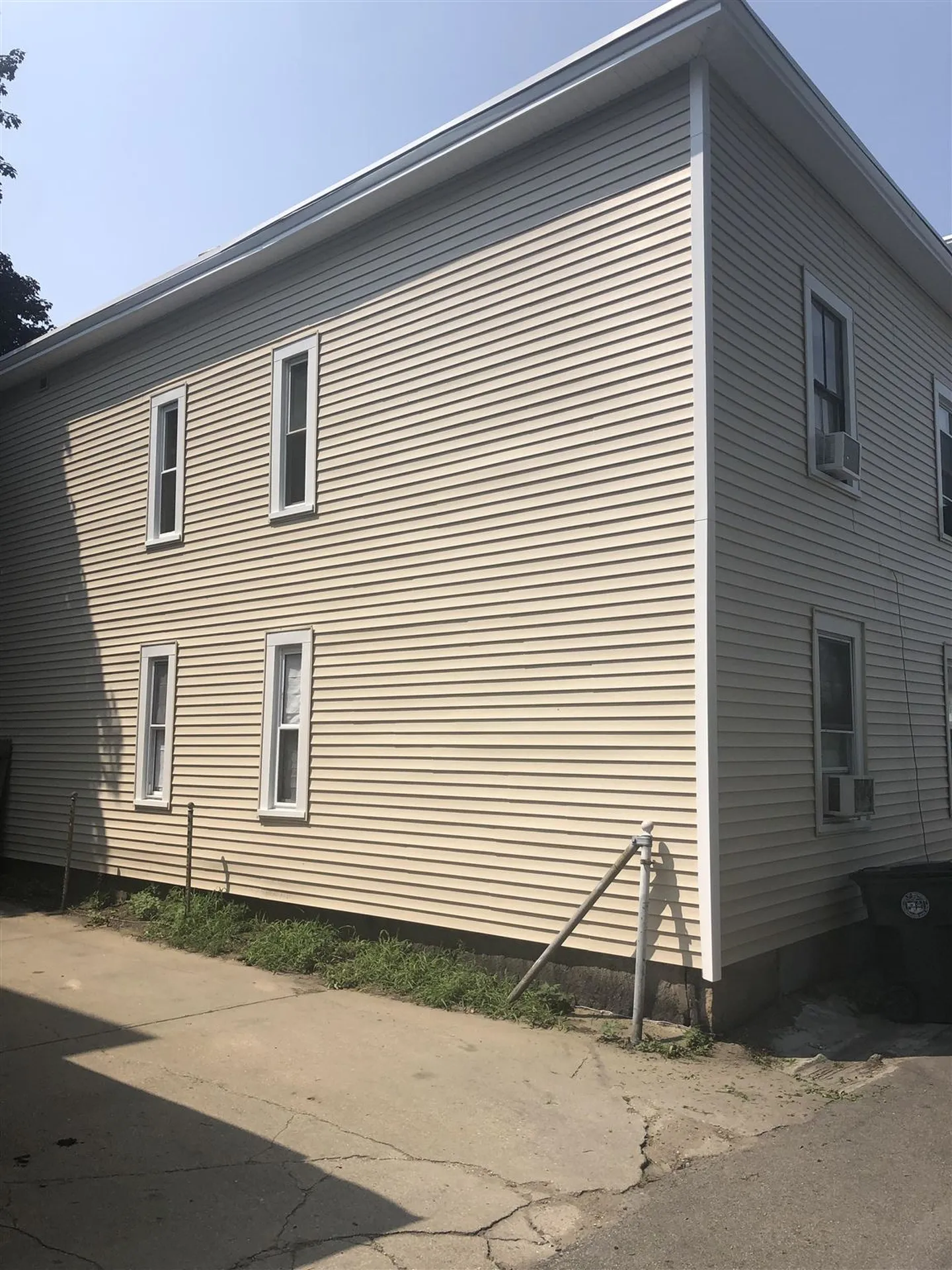 222-224 Lake Avenue Manchester NH 03103