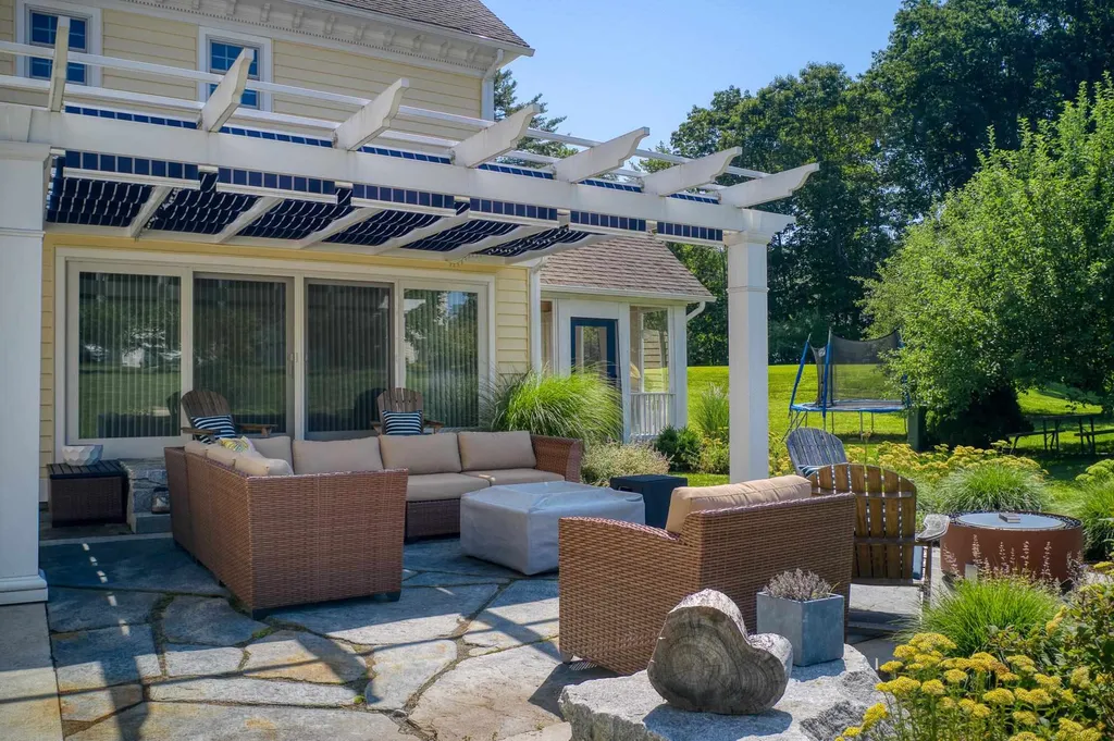 2 Baldwin Place Hampton Falls NH 03844