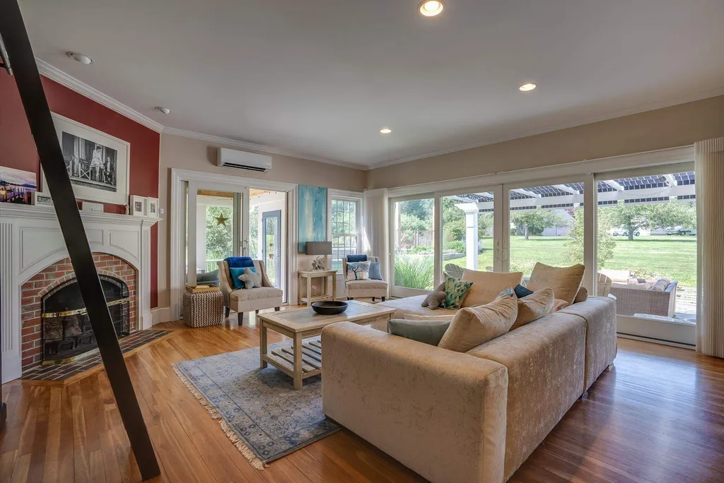 2 Baldwin Place Hampton Falls NH 03844